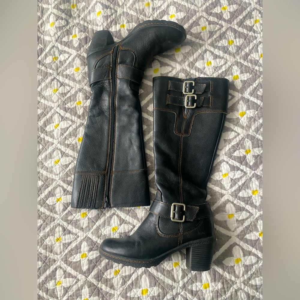 boc Black Leather Knee-High Heeled Boots with Buckles